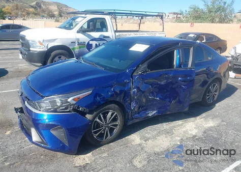 2023 Kia Forte Lxs z USA, uszkodzony, nr VIN 3KPF24AD0PE571373